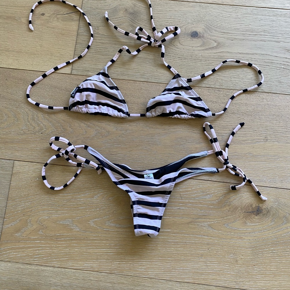 Bikini pink black stripes